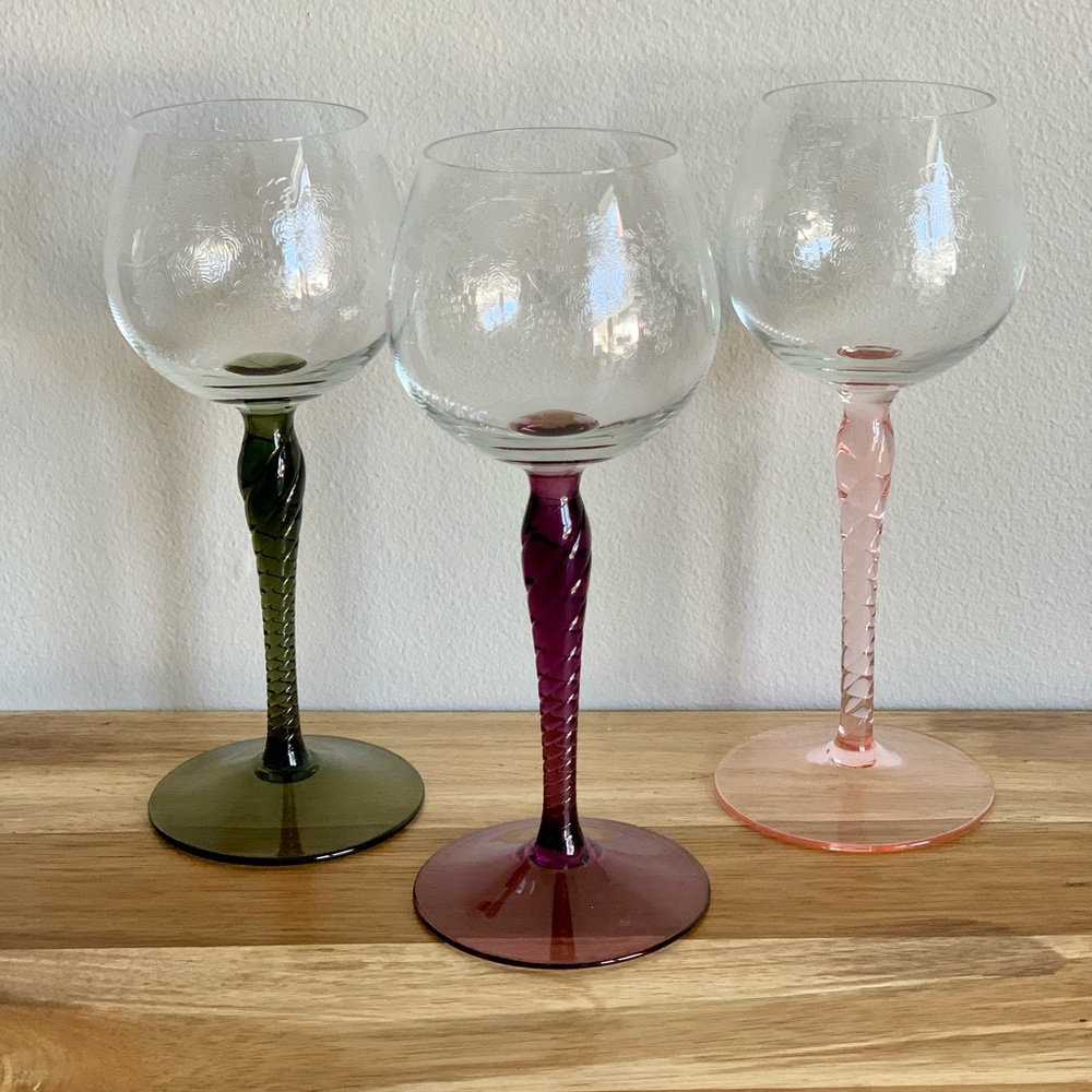 Vintage Set of 3 Grapevine Etched Wine Glasses